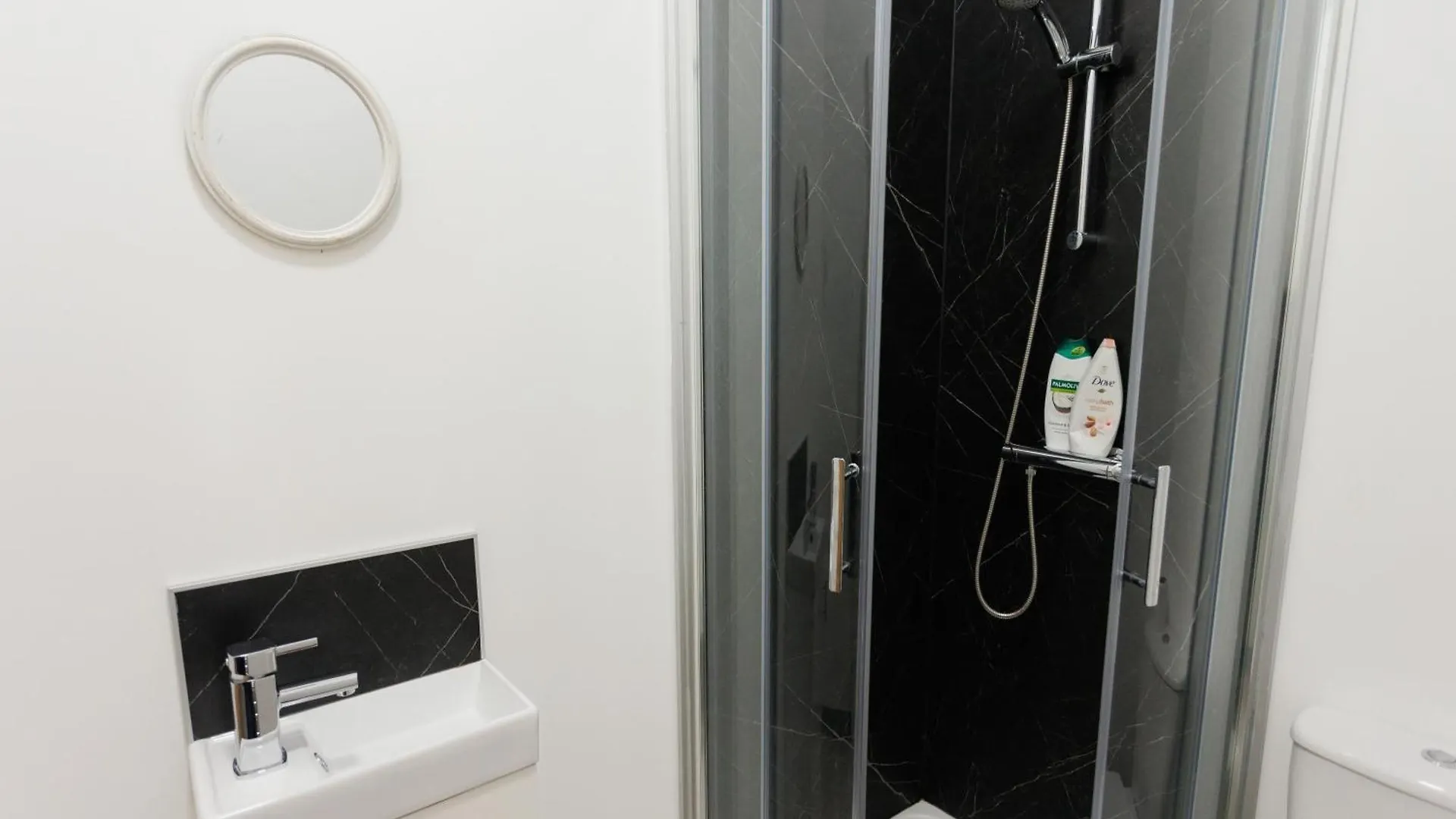Boutique Belfast Apartment For 2 0*,  Storbritannien